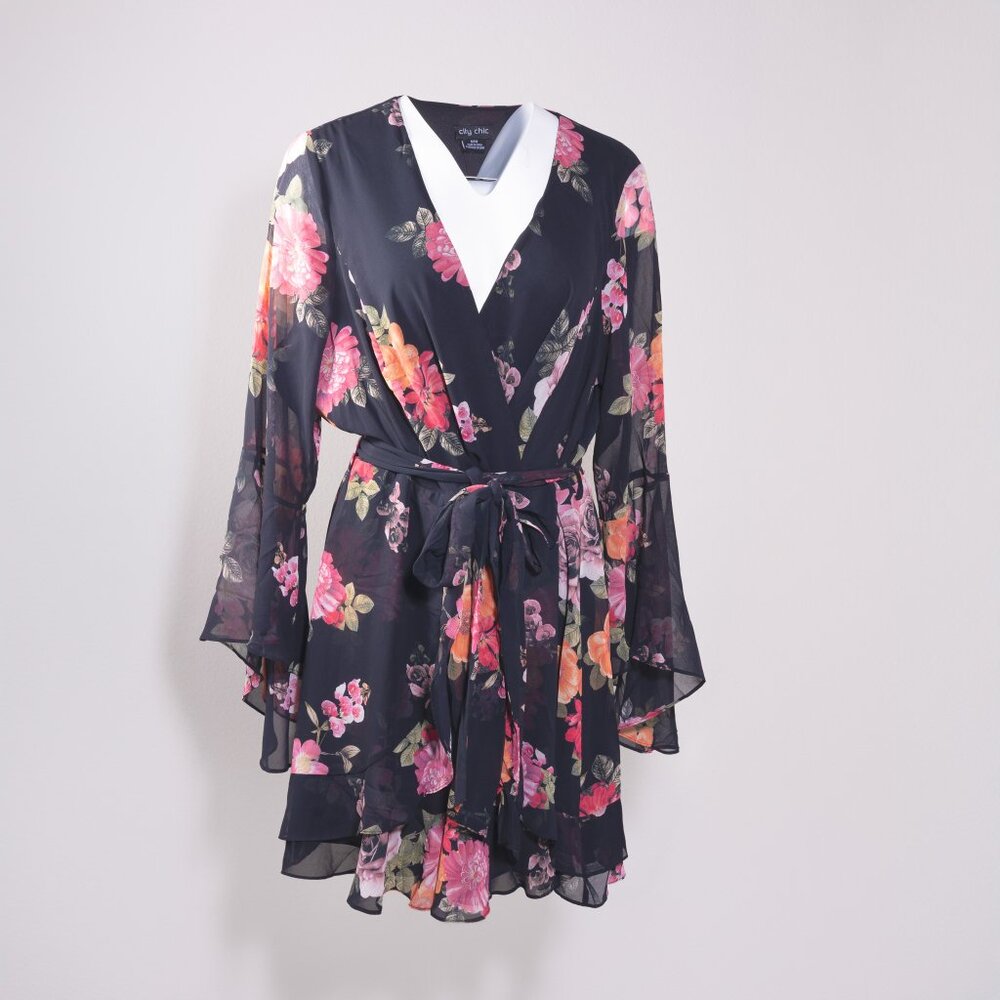 City Chic Trendy Plus Size Florence Dress with Bell Sleeve, NWT, Size 18
